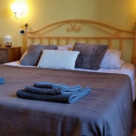 Madonna Della Sanita Sleeps 2 Pool T763599 * Città della Pieve